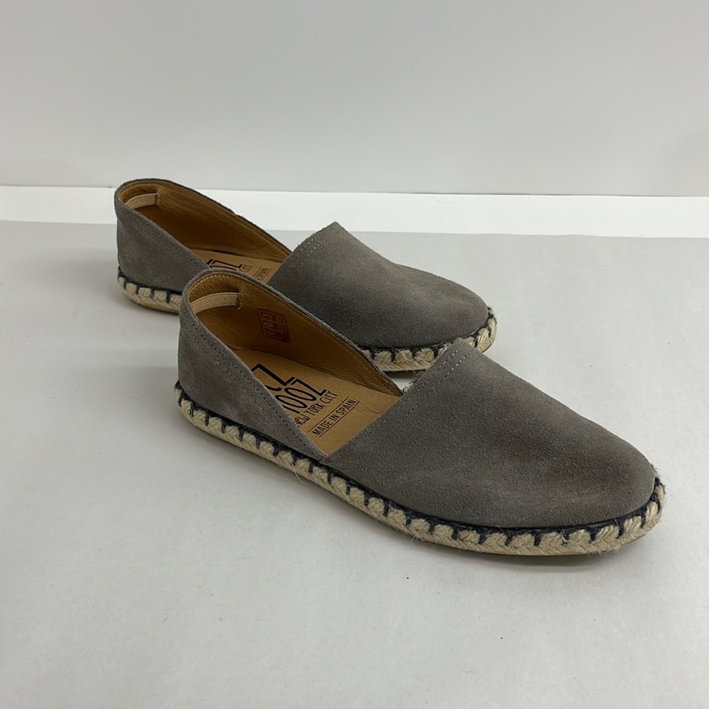 Women’s 6.5 Suede Miz Mooz slip-ons